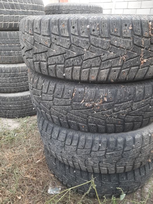 Продам Резину 215/65/16