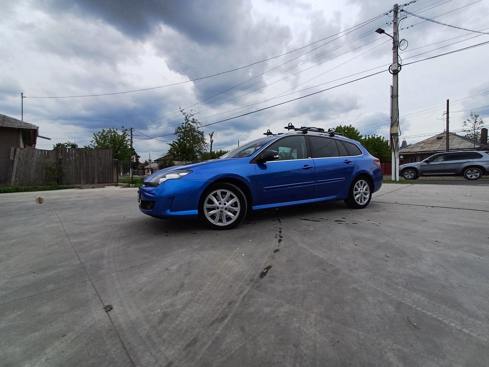 Renault Laguna GT 2.0dci, xenon, navi, panoramic, 4control 181k km