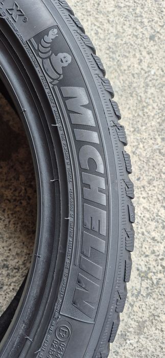 4 anvelope iarna Michelin 195/55/20.Pretul este pe bucata.