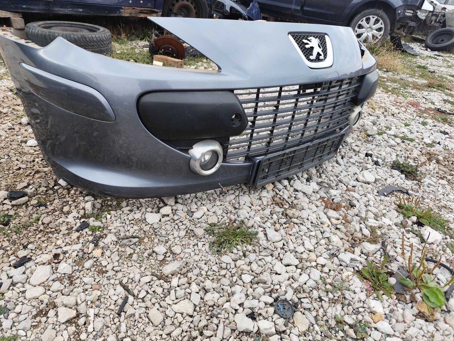 Предна броня Пежо 307 фейс Оборудвана