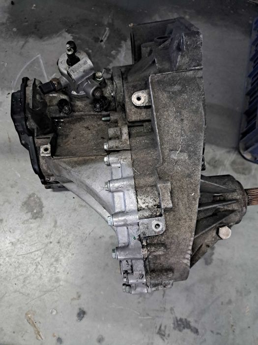Скоротни кутии  от VW Transporter T5 1.9 T4 2.5 НА ЧАСТИ