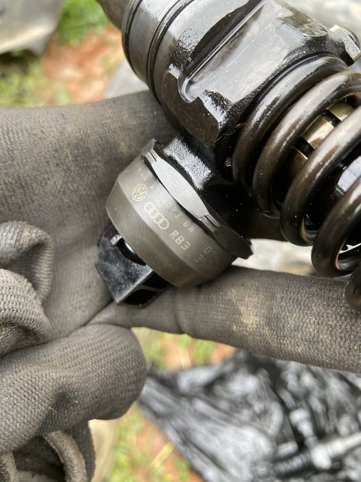 Injector injectoare 1.9 TDI BLS GOLF 5 passat b6 touran octavia 2 73BN