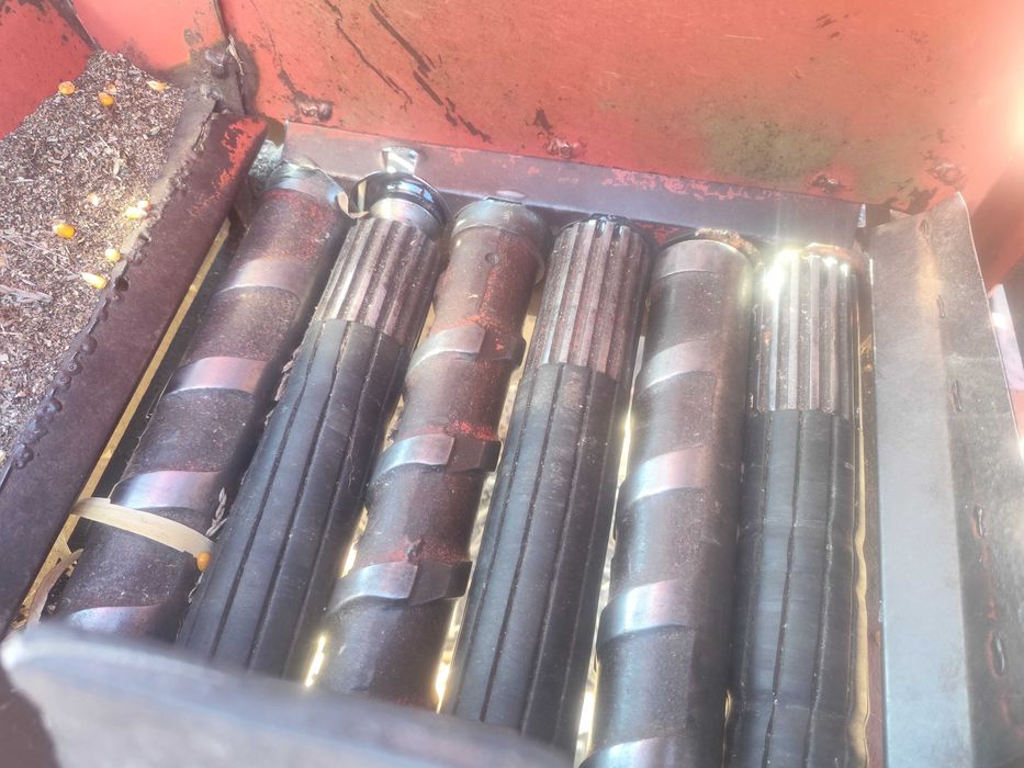 Vând culegatoare porumb SIP ECO 3500