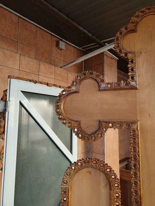 Cruce pentru altar sculptata manual