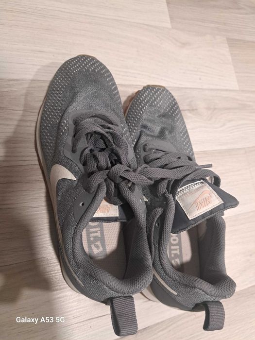 Дамски обувки Nike MD Runner 2