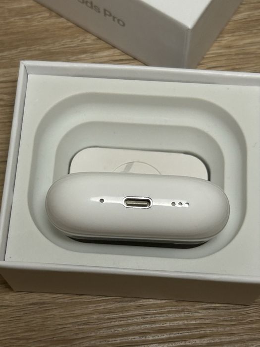 AirPods Pro 3 cu ANC