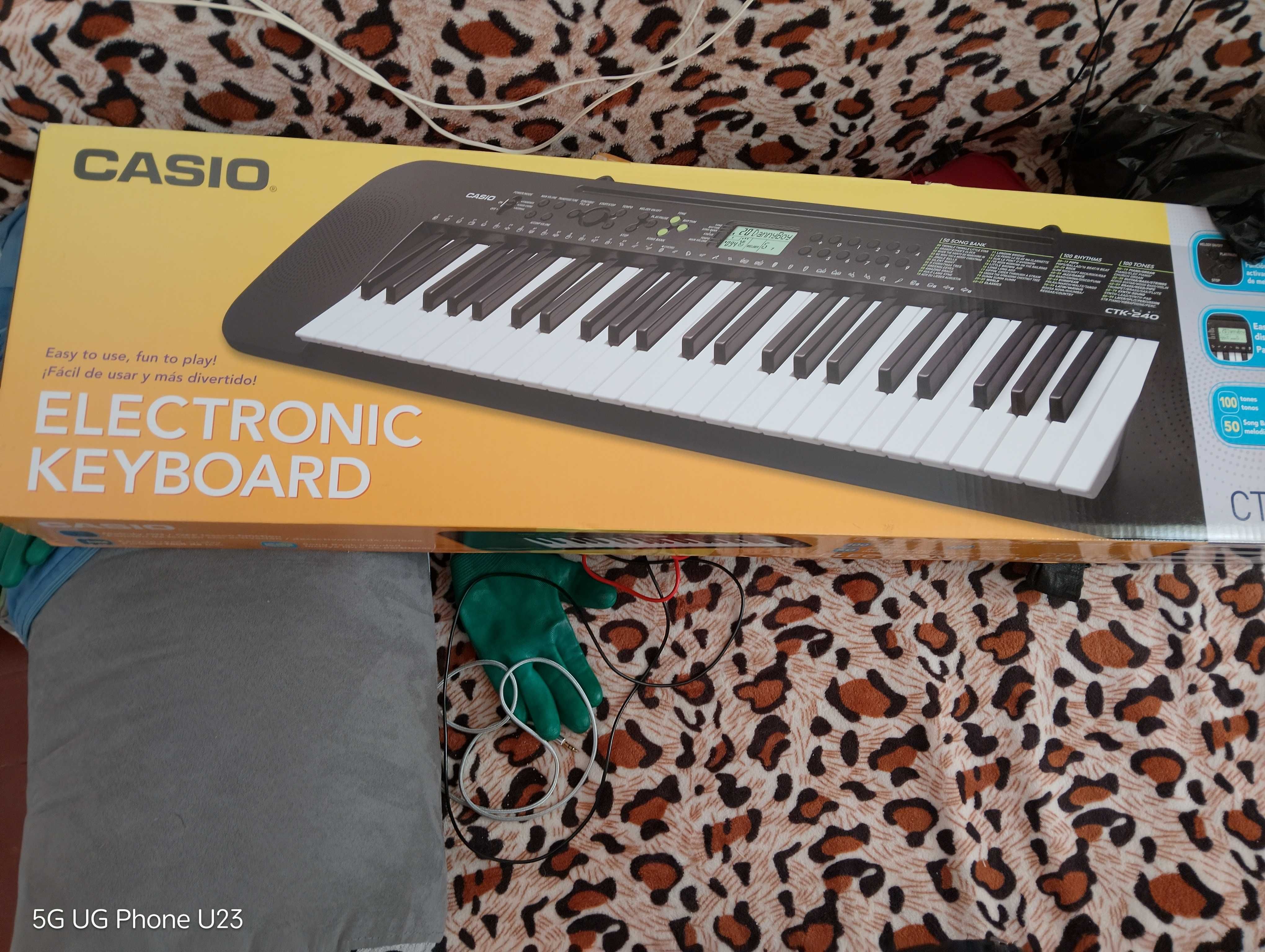 Синтезатор  Casio CTK-240