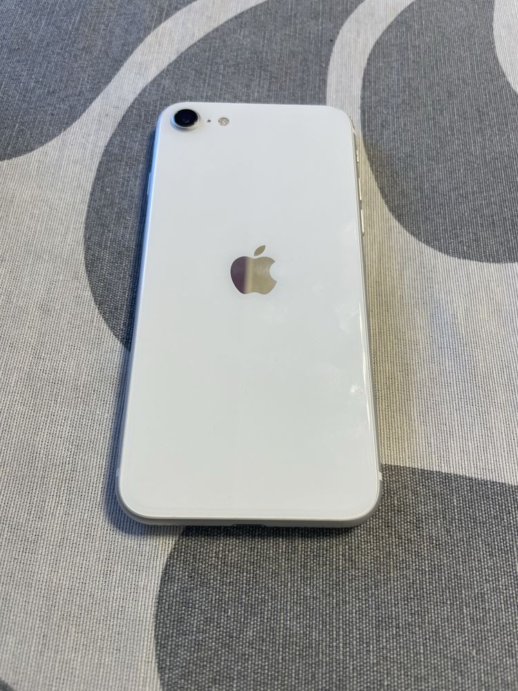 Iphone SE 2022 отличен