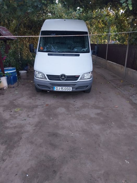 Vând sau schimb mercedes sprinter 313