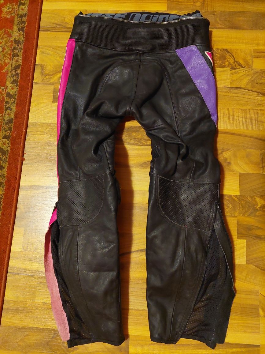 Pantaloni moto piele Dainese,,cu protectii,fara slidere,,negru-verde-m