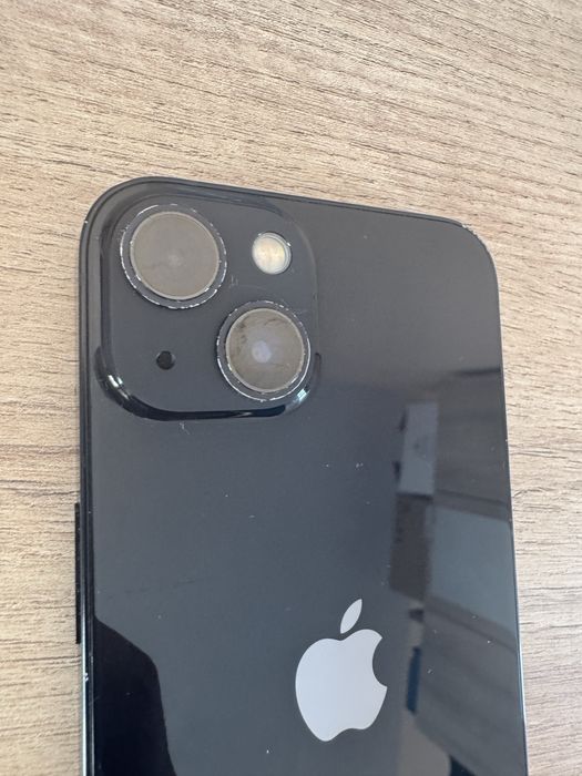 Продавам Iphone 13