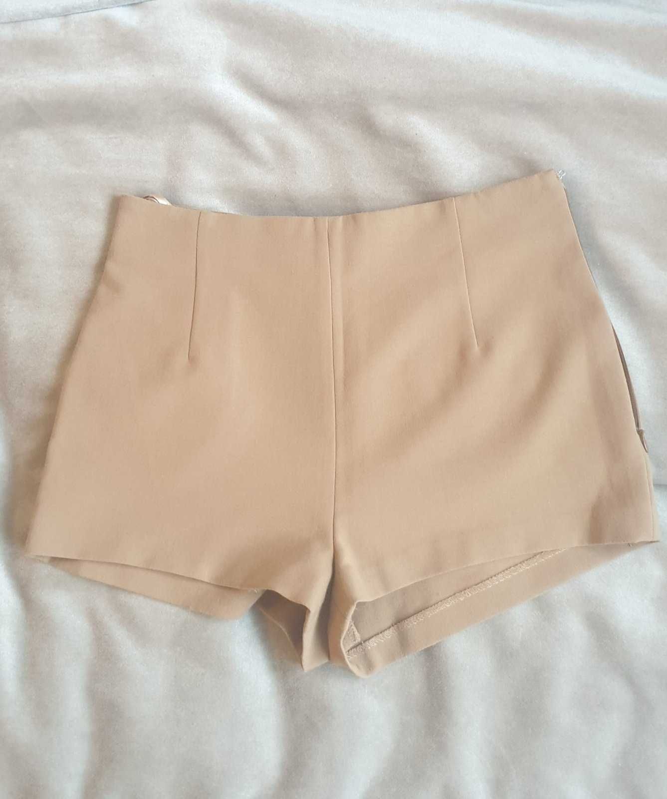 Elisabetta Franchi Shorts размер 40