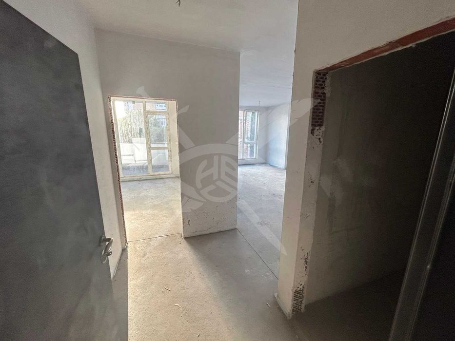 Дава се под наем Двустаен апартамент в Пловдив, Център - 93 кв.м за 155000 € - Снимка #3