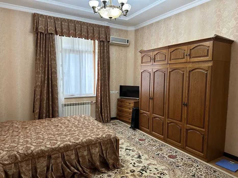 Сдается шикарный Евродом на улице Новомосковская / id888 /