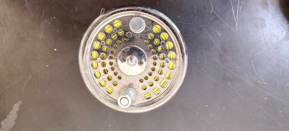 Менгеме + всички принад. за навиване на мухи за мухарски риболов