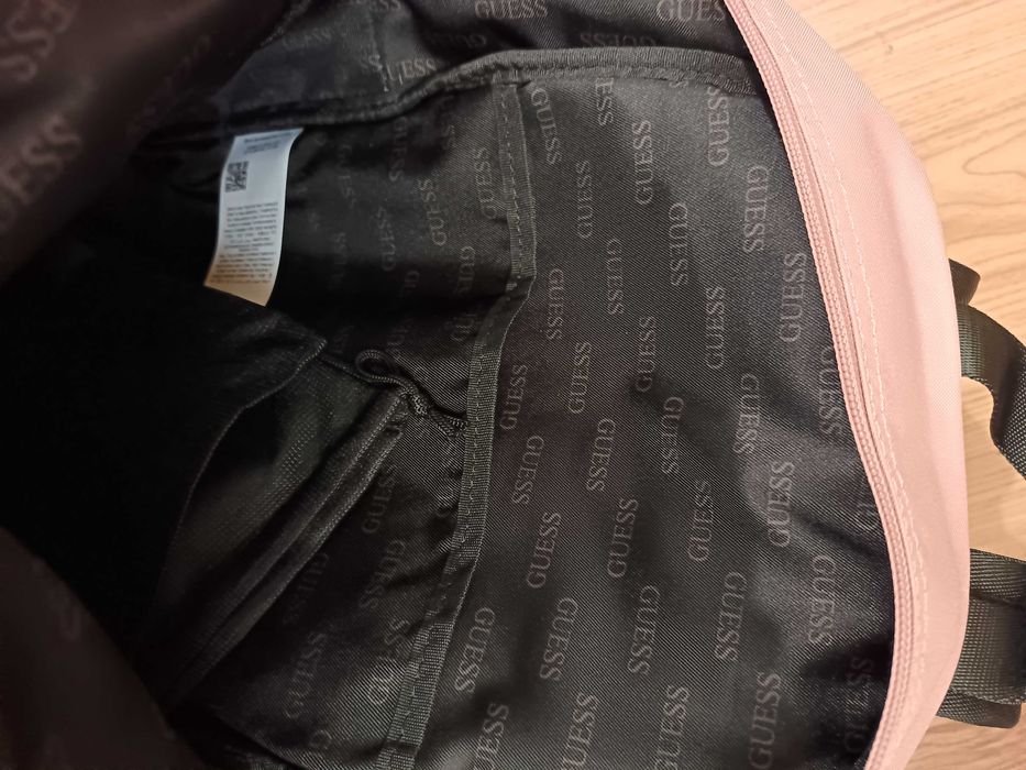 Нова Guess раница, оригинална