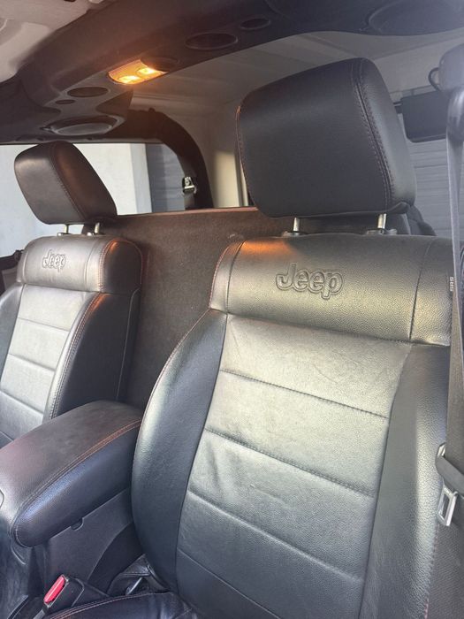 Jeep wrangler hardtop