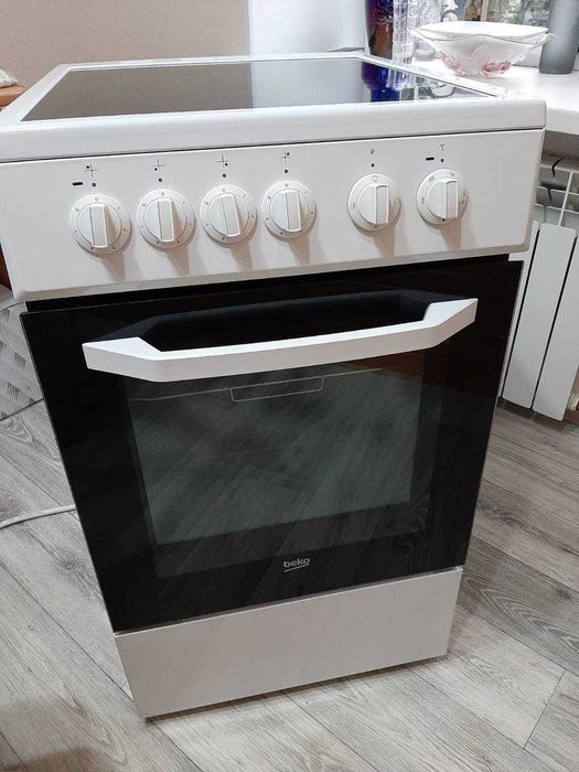 Электрическая плита Beko в отличном состоянии