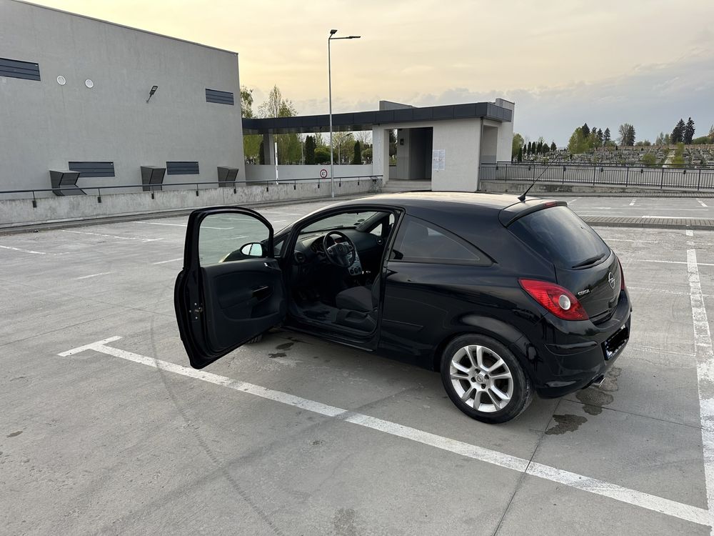 Opel Corsa d || 1.2 benzinā