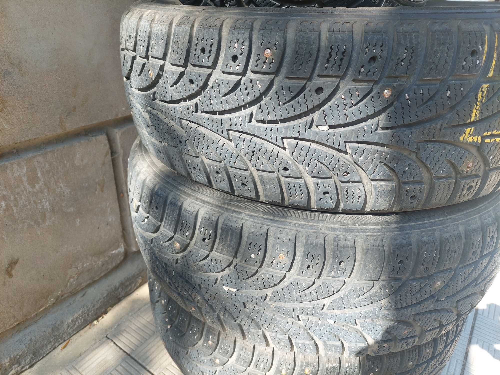 Зимние шины  205/60R16 92Т б\у в хорошем состоянии