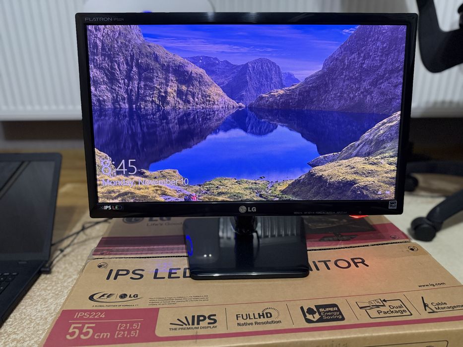 Full HD монитор LG IPS224