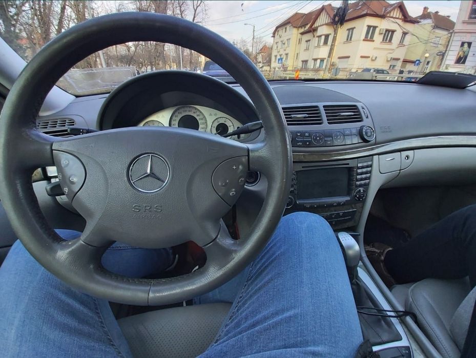 Mercedes E220 2.2 136cp, Avantgarde, Harman Kardon, import Belgia