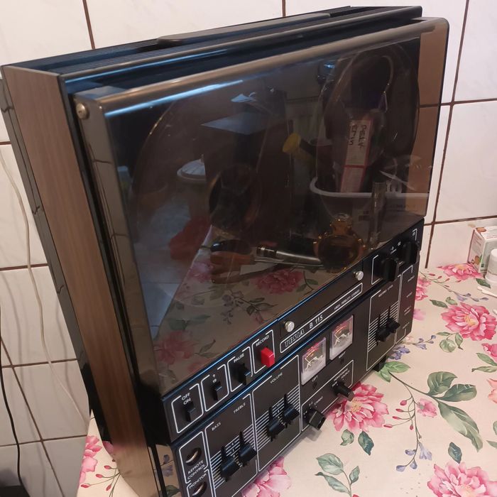 Magnetofon Tesla b115