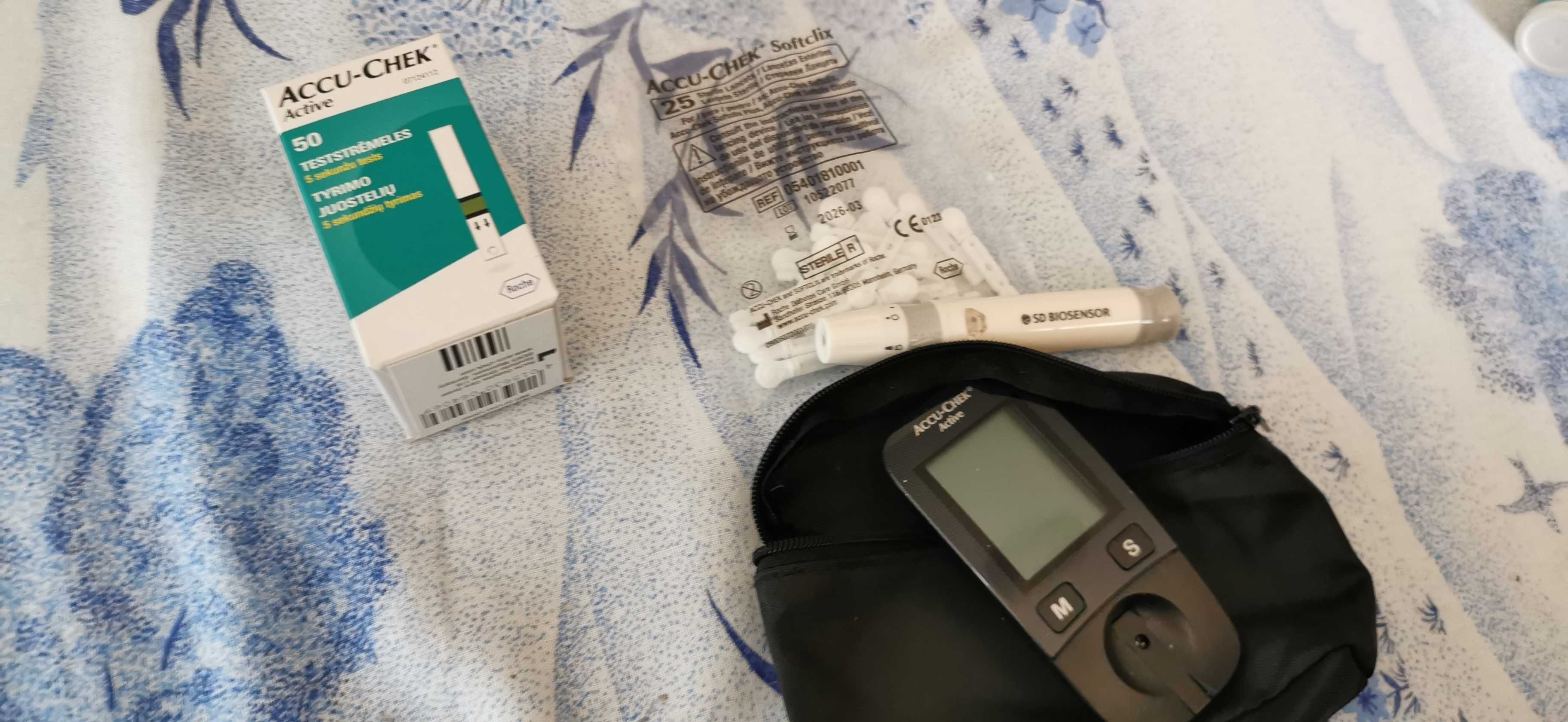 accu check tester diabet