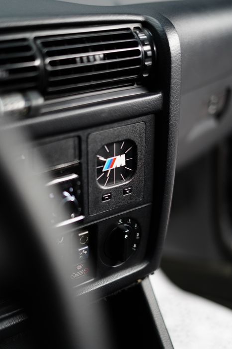 BMW E30 330I идеальная машина