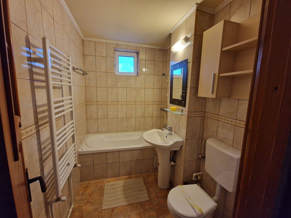 Închiriere apartament 2 camere, mobilat modern, cu centrală și AC