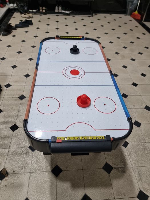 Настольный хоккей и настольный футбол
