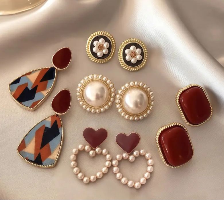 Красиви, стилни обеци.