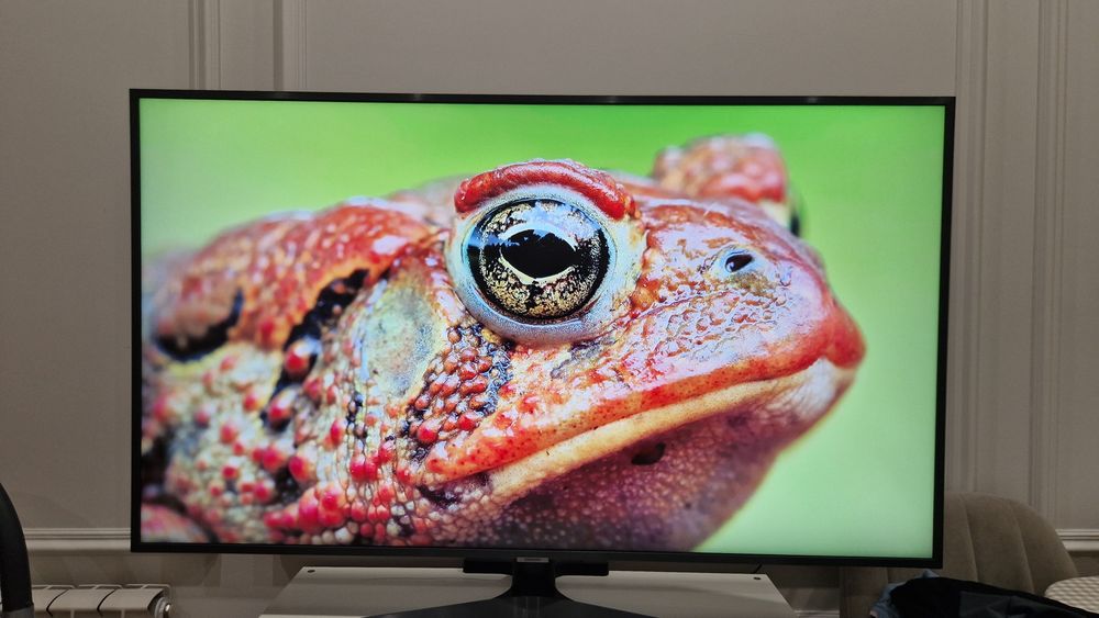 Продам Smart телевизор Samsung 50 диагональ
