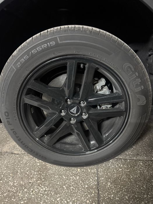 Комплект шин и дисков 235/55/19