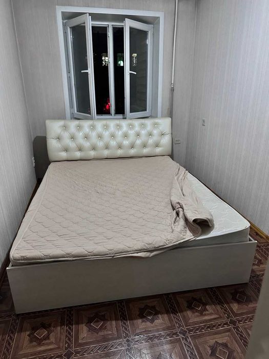 кровать диван стол