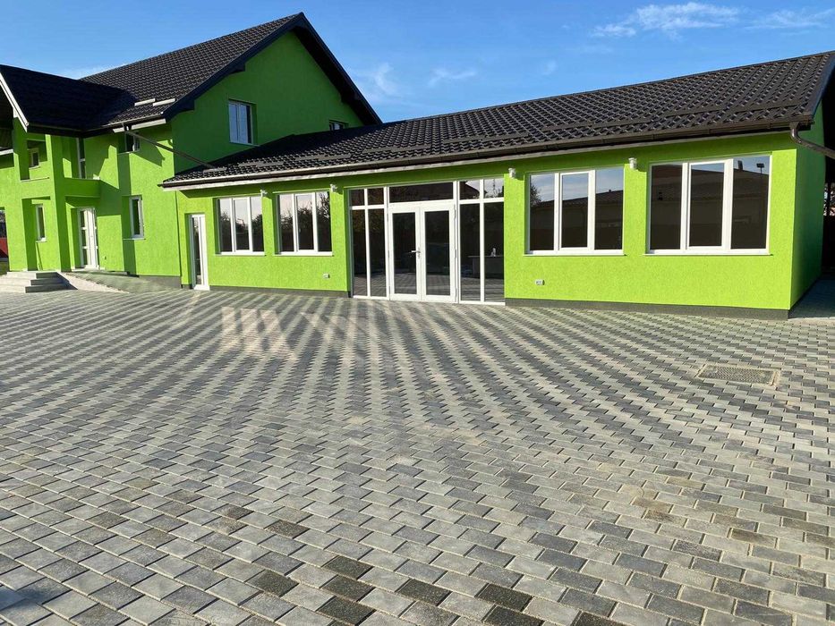 De inchiriat spatiu comercial