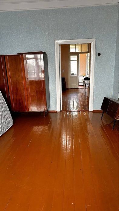 Продаётся 2 ком в центре города