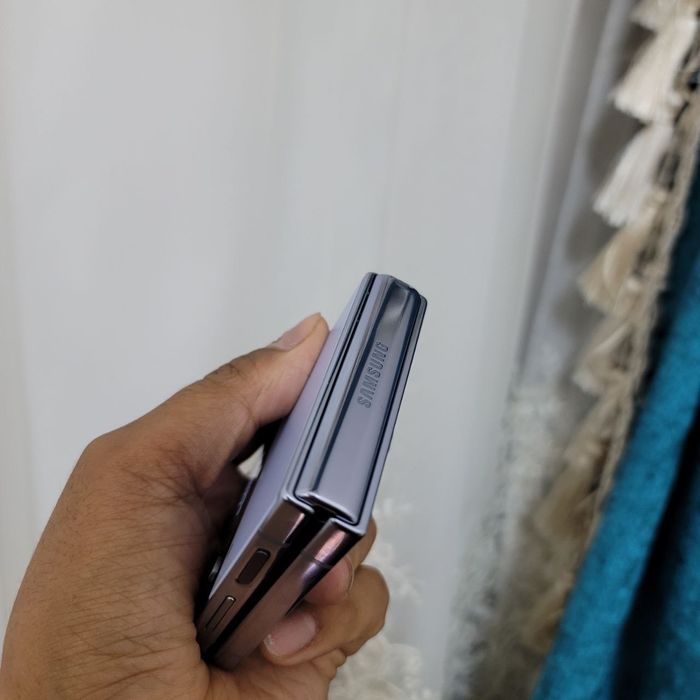 Samsung flip 4 5G 256GB