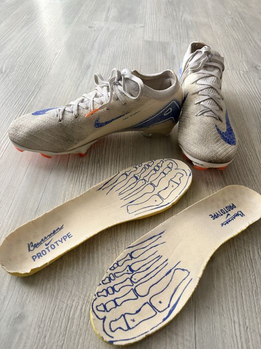ghete de fotbal Nike Mercurial