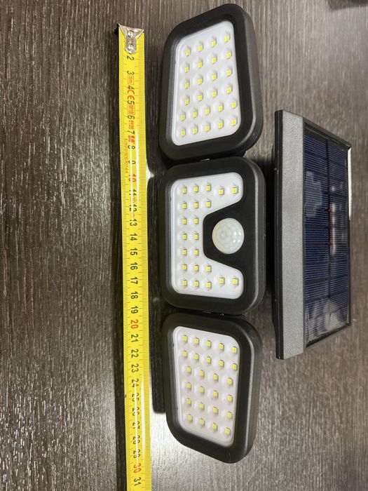 Соларна сензорна лампа НОВО