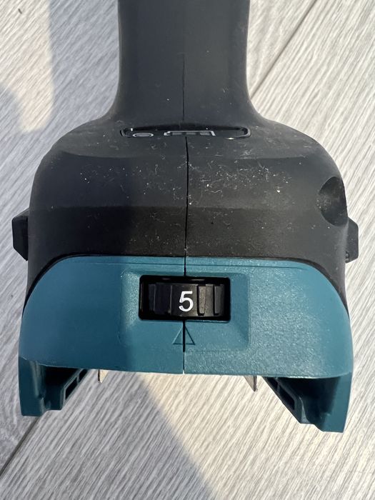 Makita DGA513Z Flex