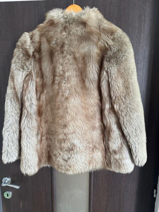 Blana naturala in stare foarte  buna .