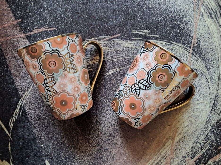 Чаши, чинии, купи, домашни потреби