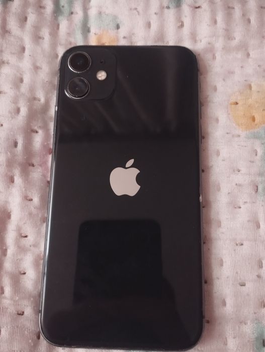 Продается айфон 11 срочно