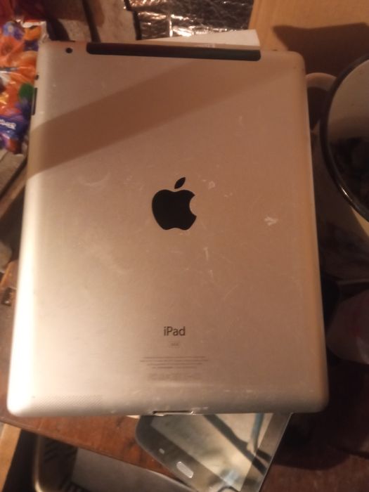 Продам Айпад  на запчасти