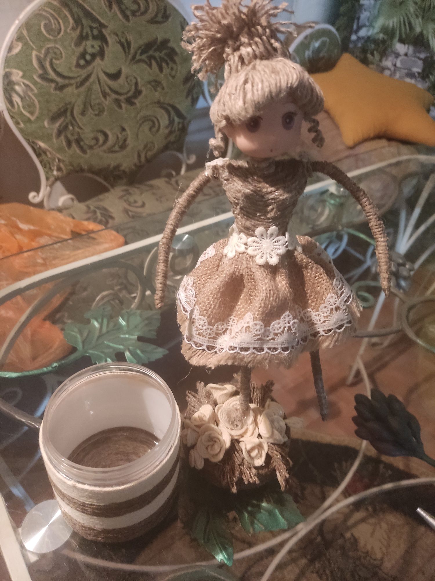 Кукла вазочка из джута