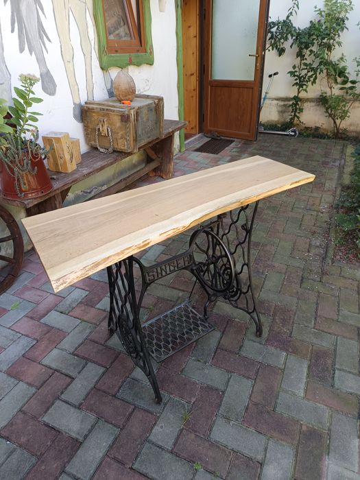 Lavoar baie , mașină de cusut