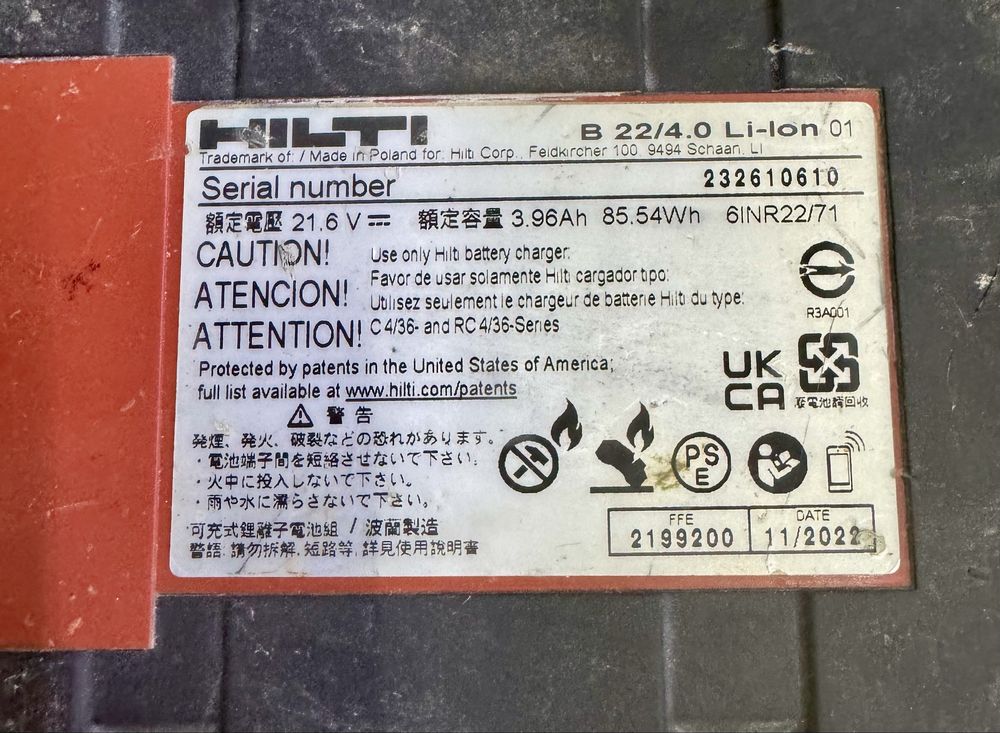 Solamanet vinde:Statie incarcare + Acumulator Hilti