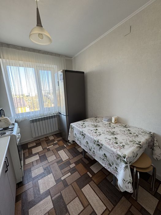 продам 3-х комнатную квартиру, в 11 мкр , 8/10 эт.