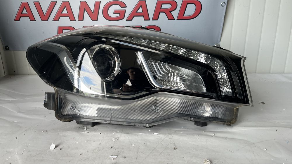 3 броя десен и 2 брой ляв фар Suzuki SX4 S Cross 2013-